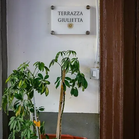 Apartamento Terrazza Giulietta - Piazza Cavour Nápoles Exterior foto