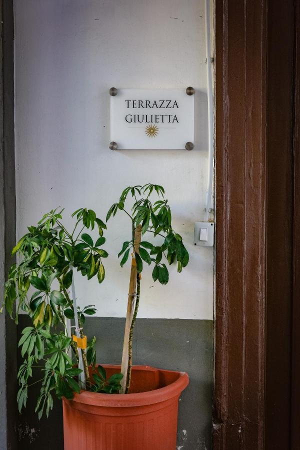 Terrazza Giulietta - Piazza Cavour * Nápoles